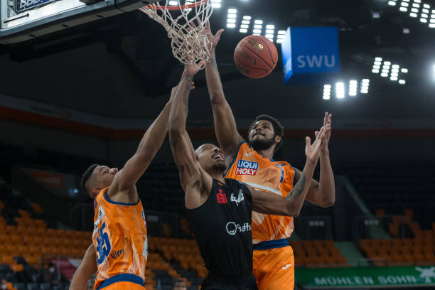 边锋一直是 边锋一直是